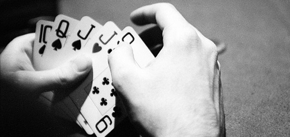 5 Card Draw: ecco le regole di gioco di una delle variante del poker tra le preferite dai giocatori.
